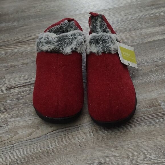 Red  faux fur lined slippers  Sz 8 NWT - Picture 2 of 7